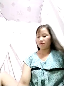 Snapshot of Yo-must chatting on 04/22/26, 03:42 Yo-must online show from 04/22/26, 03:42