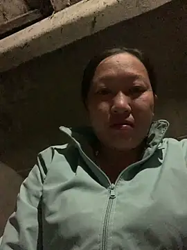 candy-beo online show from 04/18/26, 01:26