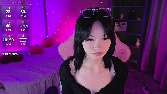 LilySparkls online show from 04/30/26, 03:29