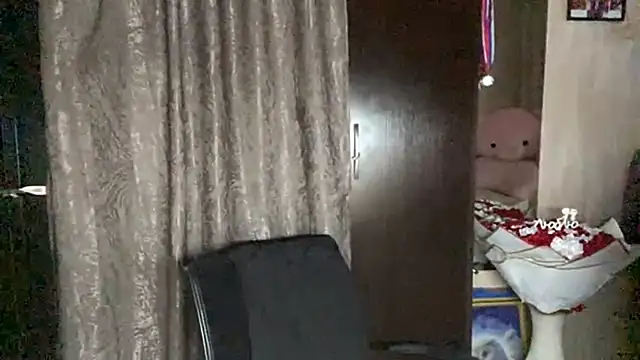 Snapshot of SophieNiktashu chatting on 04/05/26, 12:13 SophieNiktashu online show from 04/05/26, 12:13