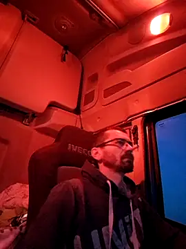 jozsi1995 online show from 04/23/26, 03:08