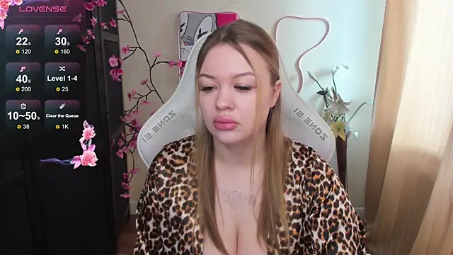 AmeliePeach online show from 05/17/26, 01:25