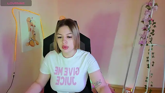 AmeliePeach online show from 05/20/26, 01:34