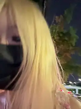 susuaa112233 online show from 04/26/26, 01:42