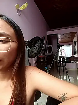 Leticia Hinkley  online show from 04/18/26, 07:07