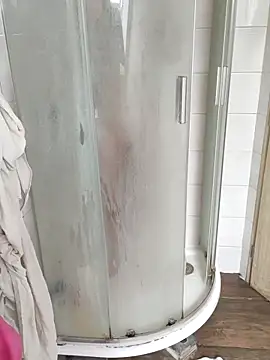 Snapshot of LadyFontaine chatting on 04/05/26, 09:39 LadyFontaine online show from 04/05/26, 09:39