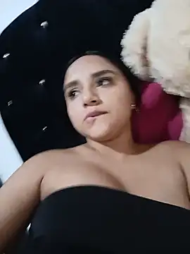 Snapshot of Valentina_Narvaez chatting on 07/06/26, 07:27 Valentina Narvaez online show from 07/06/26, 07:27