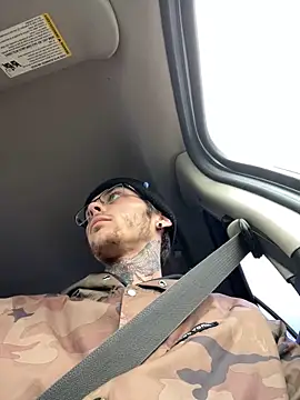 Snapshot of trunorthheavy chatting on 04/04/26, 10:07 trunorthheavy online show from 04/04/26, 10:07