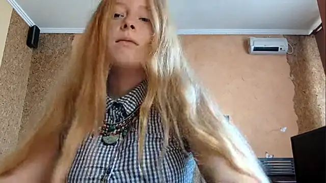 Snapshot of KateVibe_01 chatting on 05/23/26, 01:33 KateVibe 01 online show from 05/23/26, 01:33