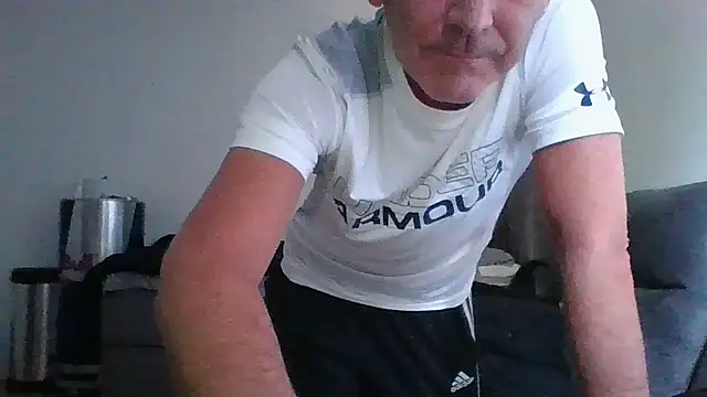 Snapshot of CanCumALot chatting on 05/28/26, 01:30 CanCumALot online show from 05/28/26, 01:30