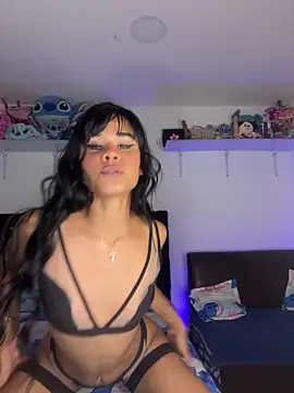 ChloeFox2 online show from 04/07/26, 03:51