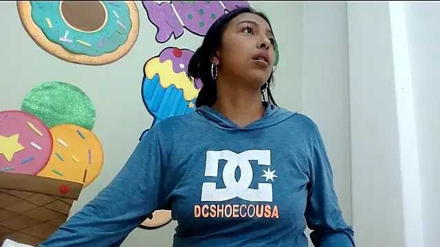 pamelaskiny20 online show from 04/24/26, 01:52