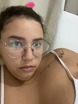 gabyzinha2030 online show from 04/05/26, 04:48