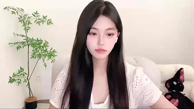 Snapshot of Kitteovo chatting on 05/16/26, 10:36 Kitteovo online show from 05/16/26, 10:36