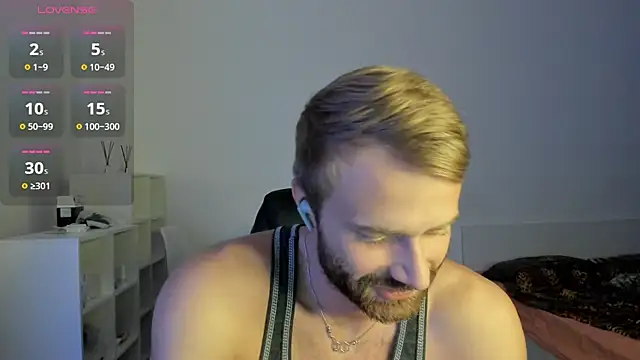 Snapshot of Paul_Rolex chatting on 12/15/25, 09:52 Paul Rolex online show from 12/15/25, 09:52