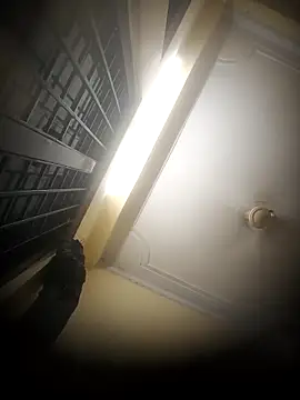 Snapshot of iztentacion chatting on 04/06/26, 05:47 iztentacion online show from 04/06/26, 05:47