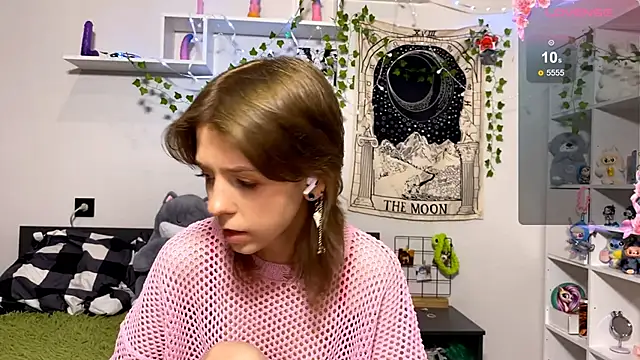 LunaBless online show from 04/15/26, 01:56