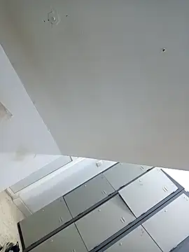 Snapshot of Achrafbobo chatting on 04/05/26, 04:15 Achrafbobo online show from 04/05/26, 04:15