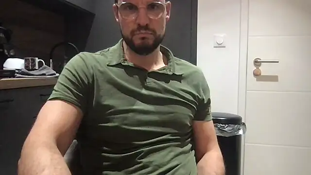 YoloNude online show from 04/07/26, 08:31