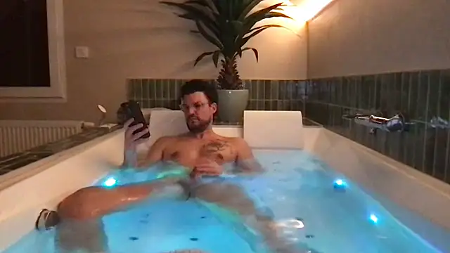 YoloNude online show from 04/19/26, 09:06