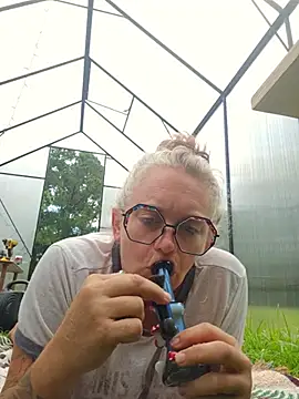 Blondejenn online show from 06/05/26, 12:00