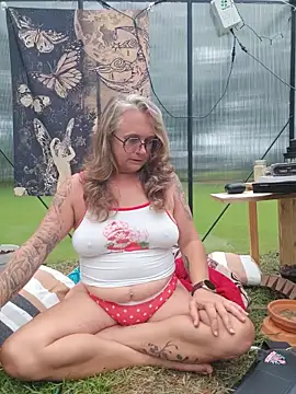 Blondejenn online show from 06/09/26, 11:11