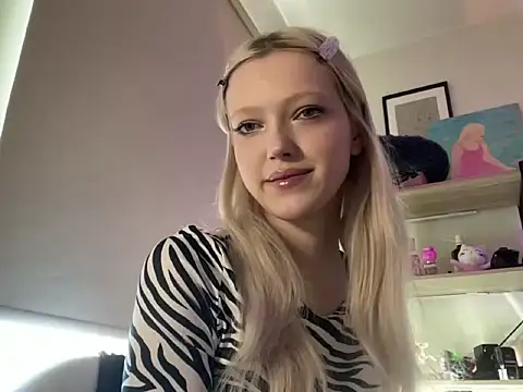 StellinaLuna online show from 04/20/26, 03:04