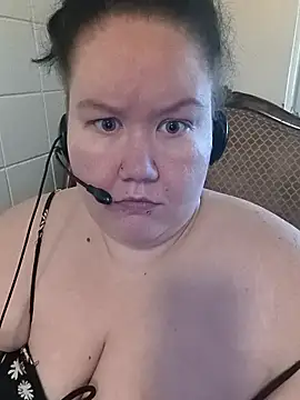 Snapshot of hisalphaqueen27 chatting on 04/05/26, 10:07 hisalphaqueen27 online show from 04/05/26, 10:07