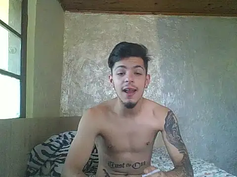 Snapshot of robertmrn112 chatting on 05/15/26, 10:22 robertmrn112 online show from 05/15/26, 10:22