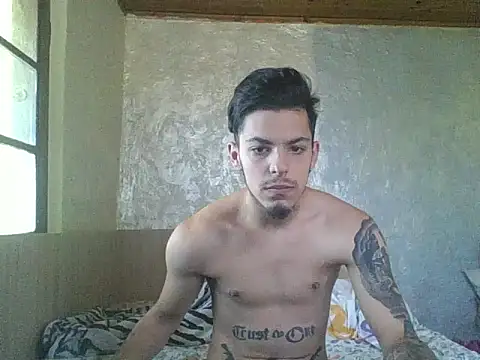 Snapshot of robertmrn112 chatting on 05/18/26, 11:16 robertmrn112 online show from 05/18/26, 11:16