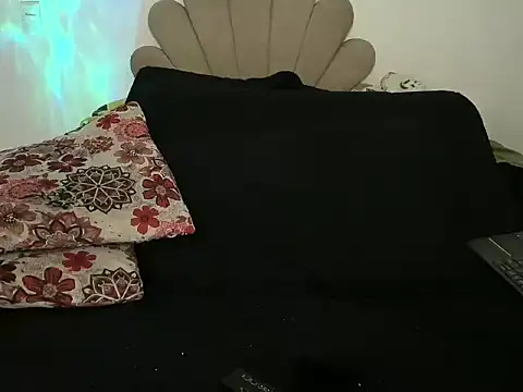 sinnei   online show from 04/21/26, 01:42