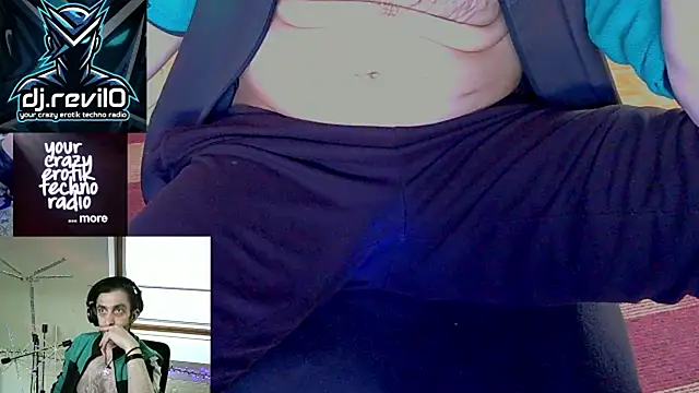 Snapshot of OllyFummler chatting on 04/12/26, 03:06 OllyFummler online show from 04/12/26, 03:06