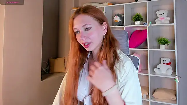 Sienna Nyx online show from 04/15/26, 09:38