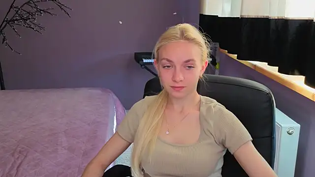 Snapshot of SonnySofia chatting on 05/19/26, 05:36 SonnySofia online show from 05/19/26, 05:36