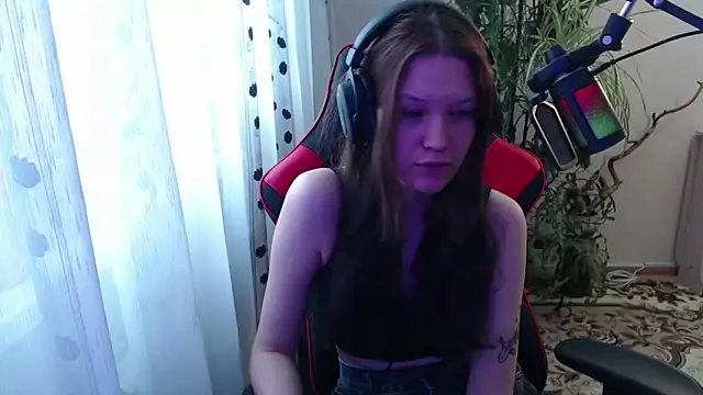 PunyKnee online show from 04/28/26, 01:05
