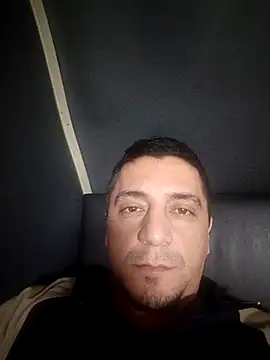 Snapshot of LEFTER26 chatting on 04/06/26, 06:31 LEFTER26 online show from 04/06/26, 06:31