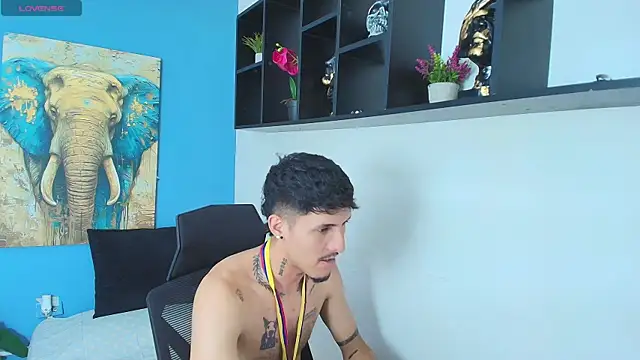 ALEXXXTREM69 online show from 04/24/26, 12:13