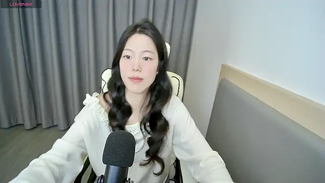 yizhixiaolulu online show from 04/07/26, 06:14