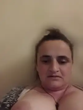 Snapshot of AnabelBexley chatting on 05/20/26, 04:35 AnabelBexley online show from 05/20/26, 04:35