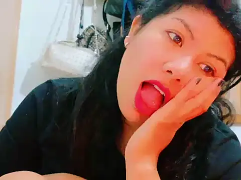Snapshot of MojaditPussy chatting on 05/08/26, 12:32 MojaditPussy online show from 05/08/26, 12:32
