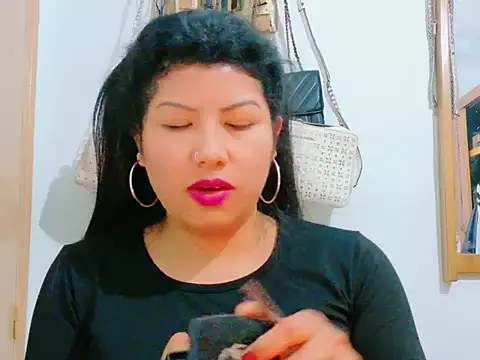Snapshot of MojaditPussy chatting on 05/10/26, 03:28 MojaditPussy online show from 05/10/26, 03:28