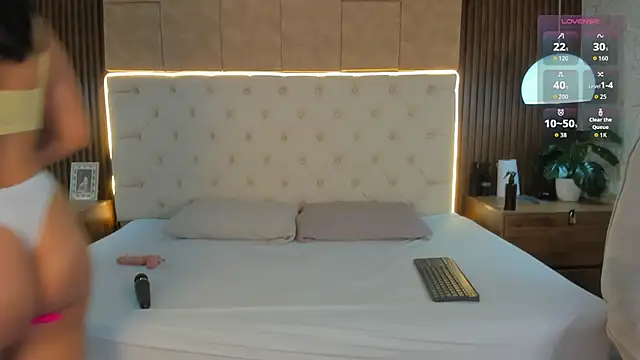 Amelia Rossetti online show from 04/22/26, 11:23