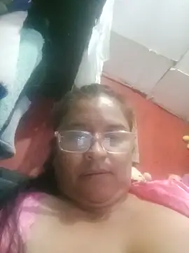 Snapshot of Pato-Andrea26 chatting on 05/14/26, 03:30 Pato-Andrea26 online show from 05/14/26, 03:30