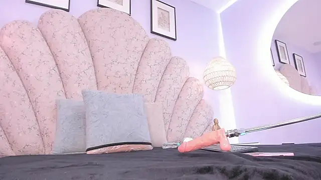 zoe blosson online show from 04/23/26, 02:24