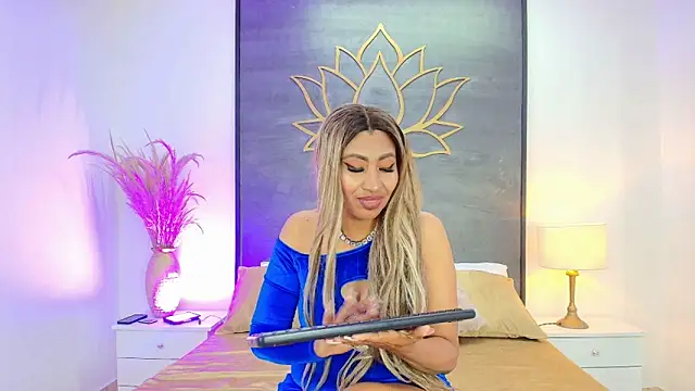 Snapshot of Kiara_Parker_ chatting on 05/18/26, 08:03 Kiara Parker online show from 05/18/26, 08:03