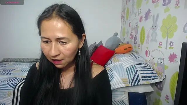 Snapshot of Tyna_b chatting on 06/14/26, 02:24 Tyna b online show from 06/14/26, 02:24