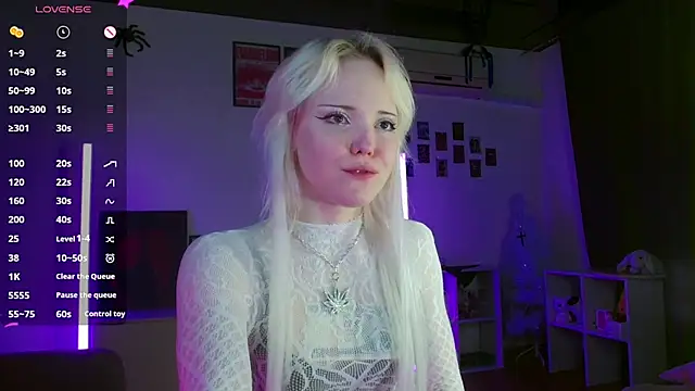 Snapshot of evianlui chatting on 05/27/26, 01:57 evianlui online show from 05/27/26, 01:57