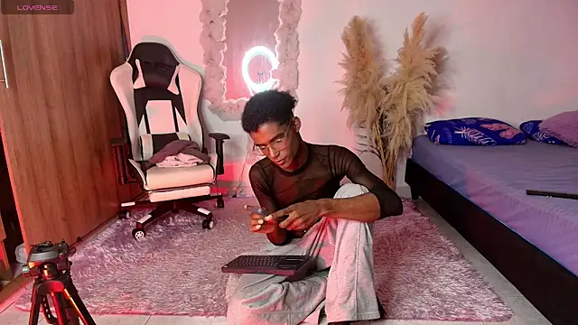 Snapshot of IamAndrey chatting on 06/15/26, 11:07 IamAndrey online show from 06/15/26, 11:07