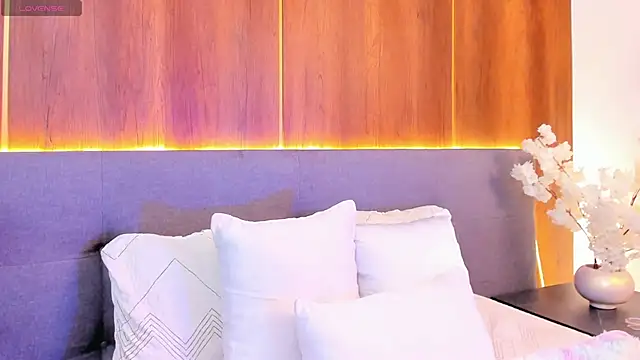  Megan Angel  online show from 04/15/26, 03:30