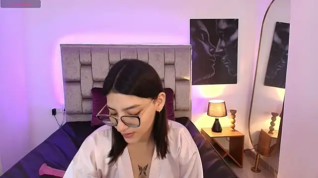 candy tina online show from 04/17/26, 02:09